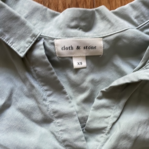 Cloth & Stone Button Down Blouse - Picture 2 of 2